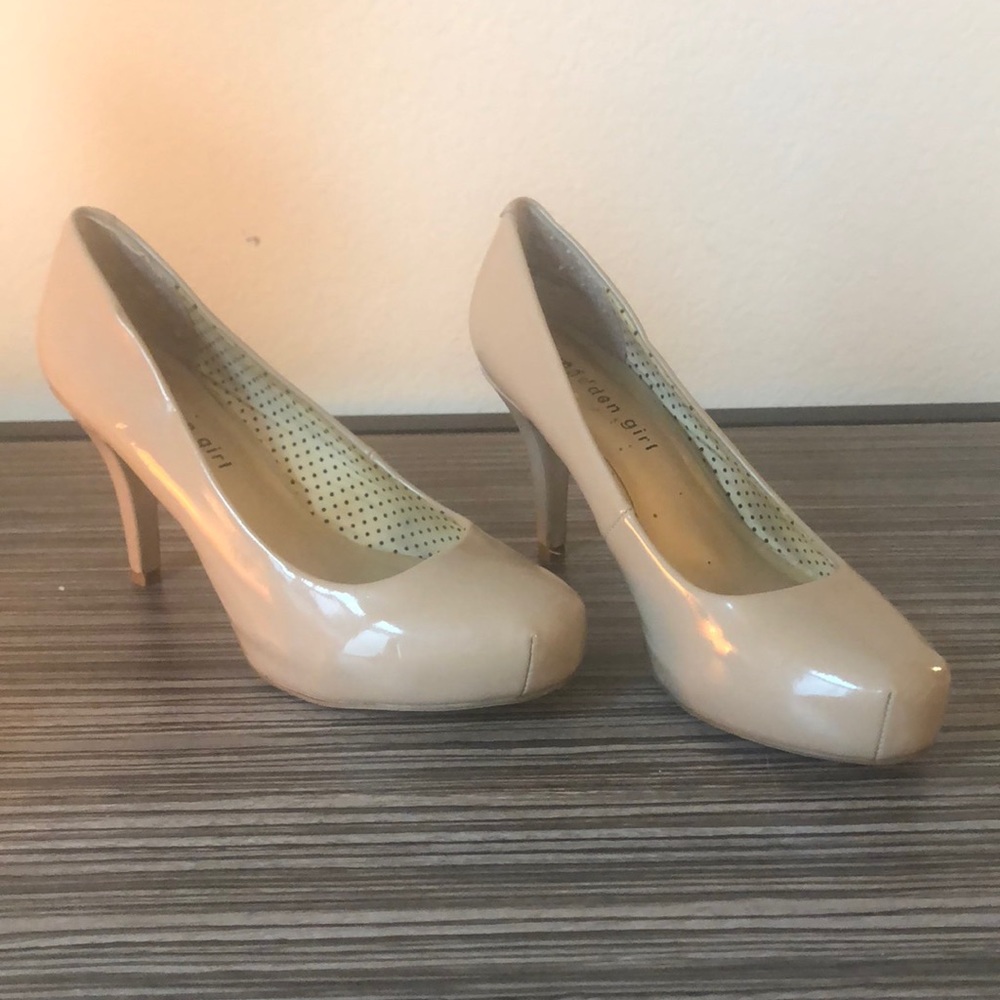 Perfect nude heels